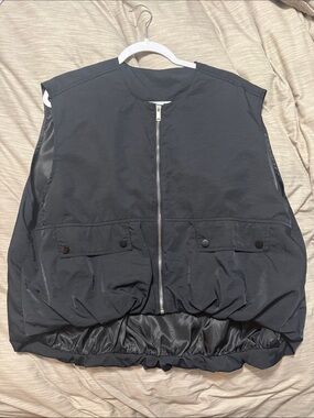 Men's Black Zip-Front Lightweight Vest Jacket